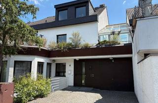 Haus kaufen in Schwippertweg, 64289 Kranichstein, Modernes, großzügiges 1-2 Familienhaus