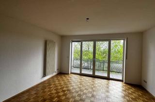 Wohnung mieten in Bronsfeld 55, 53937 Schleiden, Mit Küche: Attraktive 3-Zimmer-Dachgeschosswohnung mit Balkon in Schleiden für max. 2 Personen