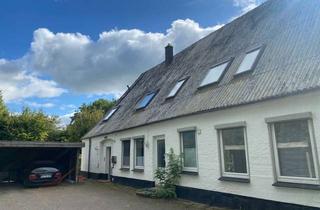 Wohnung kaufen in 24869 Dörpstedt, Wohnen auf dem Lande: Drei-Zimmer-Dachgeschosswohnung in der alten Schule