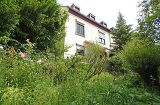 Haus kaufen in 70814 Süd, Großzügiges, vielseitiges Wohnhaus in gefragter, zentraler Wohn-/Aussichtslage am Bopser von S-Süd