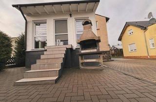 Haus kaufen in 35410 Hungen, Wohn-Ensemble / Kapitalanlage & ein zusätzliches Baugrundstück in Hungen
