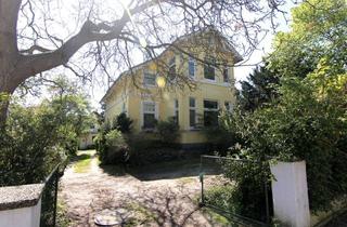 Haus kaufen in 23669 Timmendorfer Strand, Grundstück mit Altbestand in Toplage, 100 Meter zum Strand