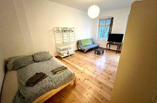 Wohnung kaufen in Bänschstrasse, 10247 Berlin, Frisch renoviert (2024) & lichtdurchflutetes Studio in Top-Lage Berlins