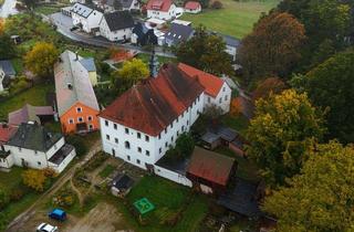 Haus kaufen in 95709 Tröstau, Wo kann Wohnen schöner sein? Gutshof im Herzen des Fichtelgebirges mit 4 Wohnungen und einer Gewerbeeinheit