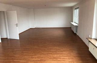 Wohnung mieten in 78056 Villingen-Schwenningen, Großzügige 4-Zimmer-Wohnung im Citycenter Nähe HFU / DHBW - WG-geeignet