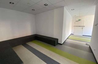 Praxen mieten in 90459 Galgenhof, Say Servus to: Hohe Sichtbarkeit am Aufseßplatz – Praxisfläche sofort bezugsfrei