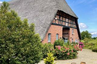 Haus kaufen in 23923 Selmsdorf, Charmante Großzügigkeit unter Reet