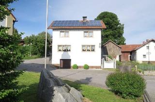 Haus kaufen in 94265 Patersdorf, Patersdorf - Ruhmannsfelden: Mehrgenerationenhaus m. Photovoltaikanlage u. 3 sep. Eingängen