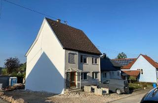 Haus kaufen in 78595 Hausen, Hausen ob Verena - PROVISIONSFREI! Das Wohnhaus befindet sich in ruhiger Lage mit Blick in Richtung Hohen Karpfen. Mit handwerklichem Geschick bietet dieses renovierungsbedürftige Objekt viele Möglichkeiten. Ein...