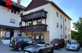 Mehrfamilienhaus kaufen in 82140 Olching, Mehrfamilienhaus mit drei Wohneinheiten, einer Gewerbeeinheit und Baureserven