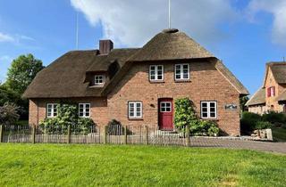 Haus kaufen in 25938 Wrixum, Reedecktes Doppelhaus (1x Ferienwohnung, 1x Wohnung) in attraktiver Lage