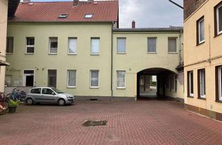 Anlageobjekt in Thälmannstraße 13, 39387 Oschersleben, Attraktives Immobilienpaket – 14 Wohnungen mit freiem Baufeld
