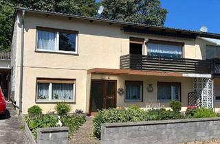 Haus kaufen in 66687 Wadern, LOCKWEILER : Solides 1 - 2 FH mit 2 Grundstücken in ruhiger Lage !