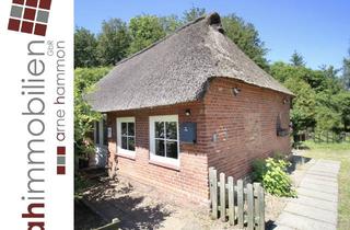 Haus kaufen in Obdrupstraße 27, 24986 Satrup, Ländliche Reetdachkate mit Charme und großem Garten