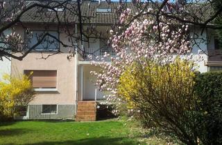 Reihenhaus kaufen in 47804 Kempener Feld/Baackeshof, KR-Stadtrand: Geräumiges Reihenhaus für eine Familie oder für 2 Generationen, Garage vorhanden !