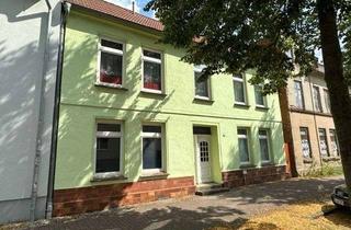 Anlageobjekt in 18273 Güstrow, Mehrfamilienhaus mit Gestaltungsspielraum in Güstrow