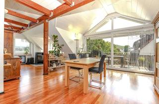 Wohnung kaufen in 70734 Fellbach, Exklusives Dachgeschossjuwel mit Kappelbergblick und Tiefgaragenstellplatz