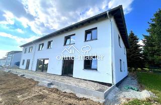 Reihenhaus kaufen in 94547 Iggensbach, RESERVIERT ! Neubau - 5% Abschreibung - Nur noch 1 Haushäfte verfügbar ! - 146qm Wfl - Schlüsself.
