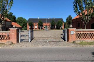 Haus kaufen in 19386 Kreien, Außergewöhnlicher Dreiseitenhof in der Mecklenburger Seenplatte mit Zugang zum See