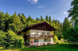 Villa kaufen in 82491 Grainau, Denkmalgeschützte Landhaus-Villa mit Blick auf die Zugspitze