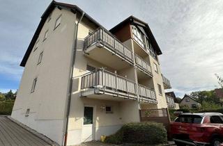 Wohnung kaufen in Bockwaer Straße 3a, 08112 Wilkau-Haßlau, Gepflegte 4-Raum-Maisonette im 2.OG/DG mit Komfort-Bad u. Gäste-WC, zwei Stellplätze!