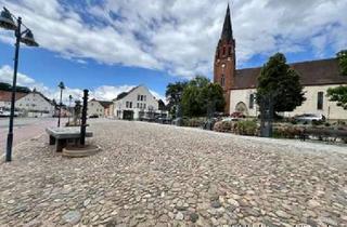 Mehrfamilienhaus kaufen in 17094 Burg Stargard, Renditehaus am Fusse der Burg !!!