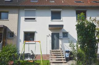 Haus kaufen in 30855 Langenhagen, Kernsaniertes Reihenmittelhaus mit großer überdachter Terrasse, Balkon und Garage in Engelbostel