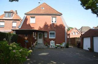 Haus kaufen in 21762 Otterndorf, Solides Zweifamilienhaus in zentraler Lage in Otterndorf mit schönem Grundstück