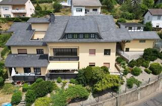 Mehrfamilienhaus kaufen in Hollerbergstrasse, 65307 Bad Schwalbach, Gepflegtes Mehrfamilienhaus in Ramschied mit 7 Stellplätzen (Garage) zu verkaufen!