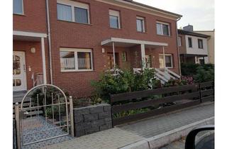 Reihenhaus kaufen in Elbenauer Straße 14, 39114 Cracau, Reihenhaus mit Garage in super Lage.