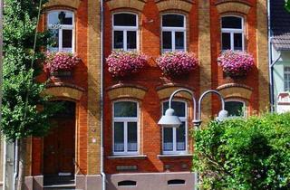 Villa kaufen in Graf-Salm-Str. 26, 50181 Bedburg, Repräsentative denkmalgeschützte Stadtvilla direkt im Stadtzentrum , jetzt leer und bezugsfrei.