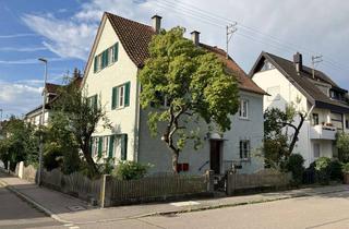 Haus kaufen in Gartenstraße 16, 70825 Korntal-Münchingen, Charmantes Zweifamilienhaus in Korntal, gute Lage, traumhafter Garten, Balkon, ohne Makler