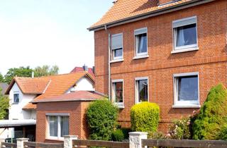 Haus kaufen in 31157 Sarstedt, Schönes Zweifamilienhaus mit kleinem Ladengeschäft – voll vermietet