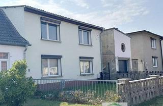 Haus kaufen in 06780 Zörbig, Preiswertes sanierungsbedürftiges Eigenheim DHH bei Zörbig in Löberitz Wfl. 126 qm 4 Zimmer