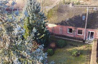 Doppelhaushälfte kaufen in Zum Triemoor 2a, 19075 Holthusen, Für Handwerker und Macher: Sanierungsbedürfige Doppelhaushälfte auf großem Grundstück in Lehmkuhlen