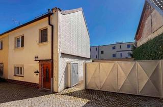 Haus kaufen in Pfarrgasse, 04442 Zwenkau, Gestaltbares Zuhause in Zwenkau: REH inkl. Nebengebäude mit Renovierungsbedarf in Innenstadtlage