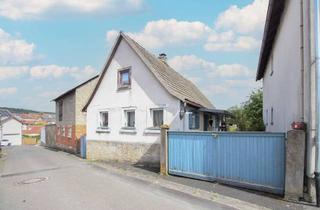 Haus kaufen in Am Platz, 97618 Strahlungen, Gestaltungspotenzial: Realisieren Sie selbst das Haus Ihrer Träume in Strahlungen