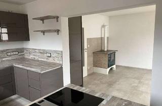 Wohnung kaufen in 89331 Burgau, Sonnige Wohnung mit 4,5 Zimmer, Schreinerküche & Stellplätzen I Ideal für Anleger & Eigennutzer