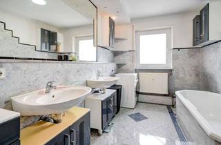 Wohnung kaufen in 78467 Konstanz, Attraktive, großzügige 3-Zimmer-Wohnung mit Balkon nahe dem Seerhein in Konstanz (Unterlohn)