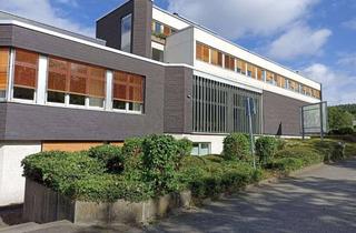 Büro zu mieten in Dünnefeldweg 13, 59872 Meschede, Vielseitig nutzbare Büroetage mit 3 Einzelbüros im Verwaltungsgebäude