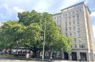 Wohnung kaufen in Strausberger Platz 14, 10243 Friedrichshain (Friedrichshain), Elegante 3-Raumwohnung mit historischer Aura am Strausberger Platz - Erstbezug nach Renovierung!