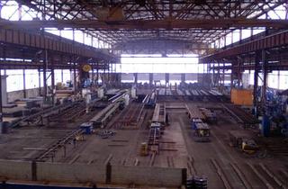 Gewerbeimmobilie mieten in 13507 Tegel, Hohe Produktionshalle mit mehreren Kranen