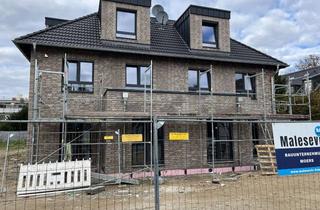 Villa kaufen in Bayernstraße 20, 40883 Ratingen, Nur noch 1 Haus verfügbar! - Stadtvilla auf großem Grundstück