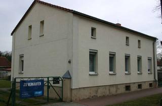 Einfamilienhaus kaufen in 15328 Golzow, Großes Einfamilienhaus in Golzow mit großem Grundstück und viel Nebengelass
