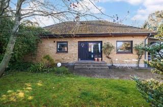 Einfamilienhaus kaufen in Knopper Weg, 24996 Sterup, Ländliches Wohnen in Sterup: Einfamilienhaus mit großem Garten, einem Carport und Garage