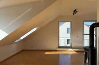 Wohnung kaufen in Bahnhofstr. 39b, 14624 Dallgow-Döberitz, Dachgeschosswohnung mit Kamin im Grünen