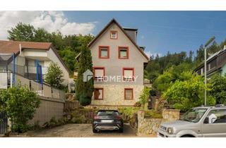 Haus kaufen in 77716 Haslach, Beeindruckendes EFH mit Einliegerwohnung, 8 Zimmern, PV-Anlage, Terrasse und 2 Balkone