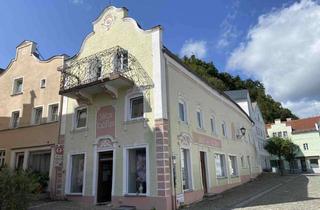 Haus kaufen in Marktplatz, 93339 Riedenburg, Denkmalgeschütztes, historisches Wohn- und Geschäftshaus im Herzen von Riedenburg
