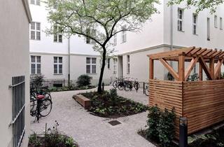 Wohnung kaufen in Duisburger Straße 13, 10707 Wilmersdorf, Kapitalanlage: Charmante Altbauwohnung im Seitenflügel – 2 Zimmer, klassischer Charakter & Balkon