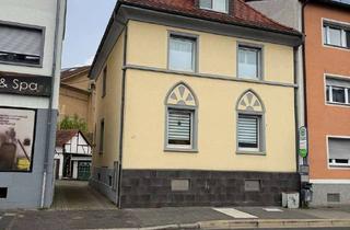 Haus kaufen in Aschaffenburgerstraße 47, 63073 Bieber, Zweifamilienhaus und Dreifamilienhaus mit Garten und Hof in Offenbach-Bieber, voll vermietet